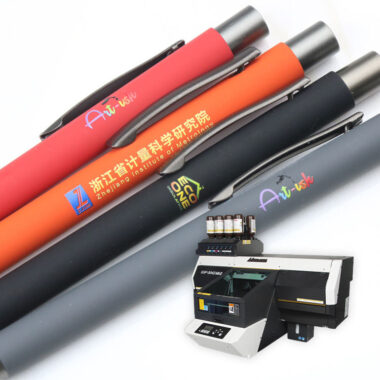 Custom Click Aluminum Ball Pen with Rubber Coating and LogoA high-quality metal-plastic ball pen with a sleek rubber-coated aluminum body, click mechanism, and logo customization—perfect for business gifts and promotions. 