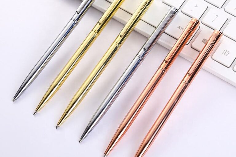 Custom Smooth Plastic Ballpoint Pen for Professional Use